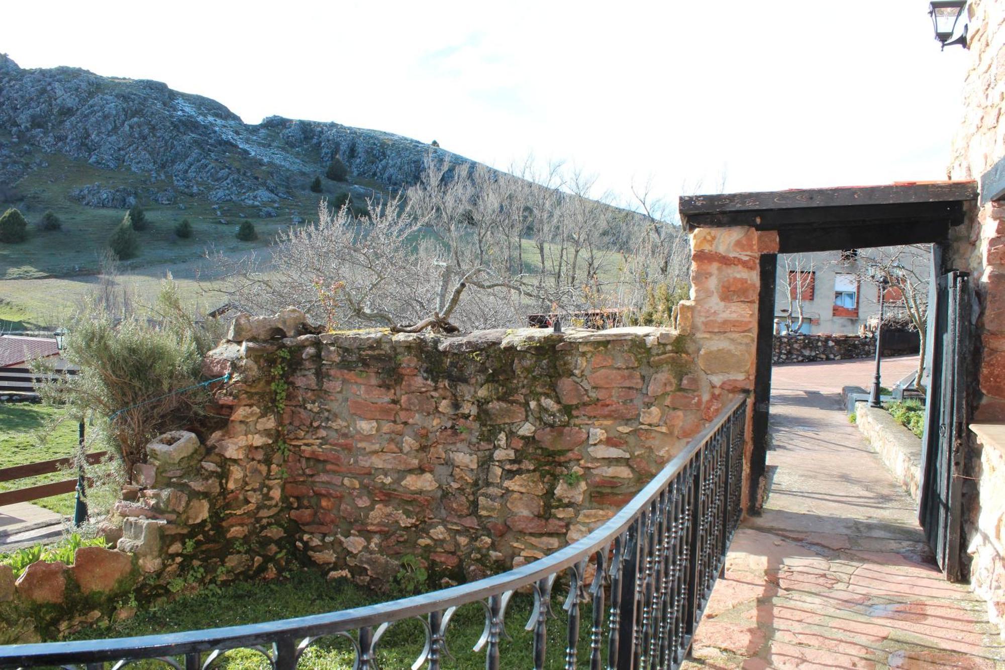 La Chimenea De Soria I Y I I Guest House Espeja de San Marcelino Exterior foto