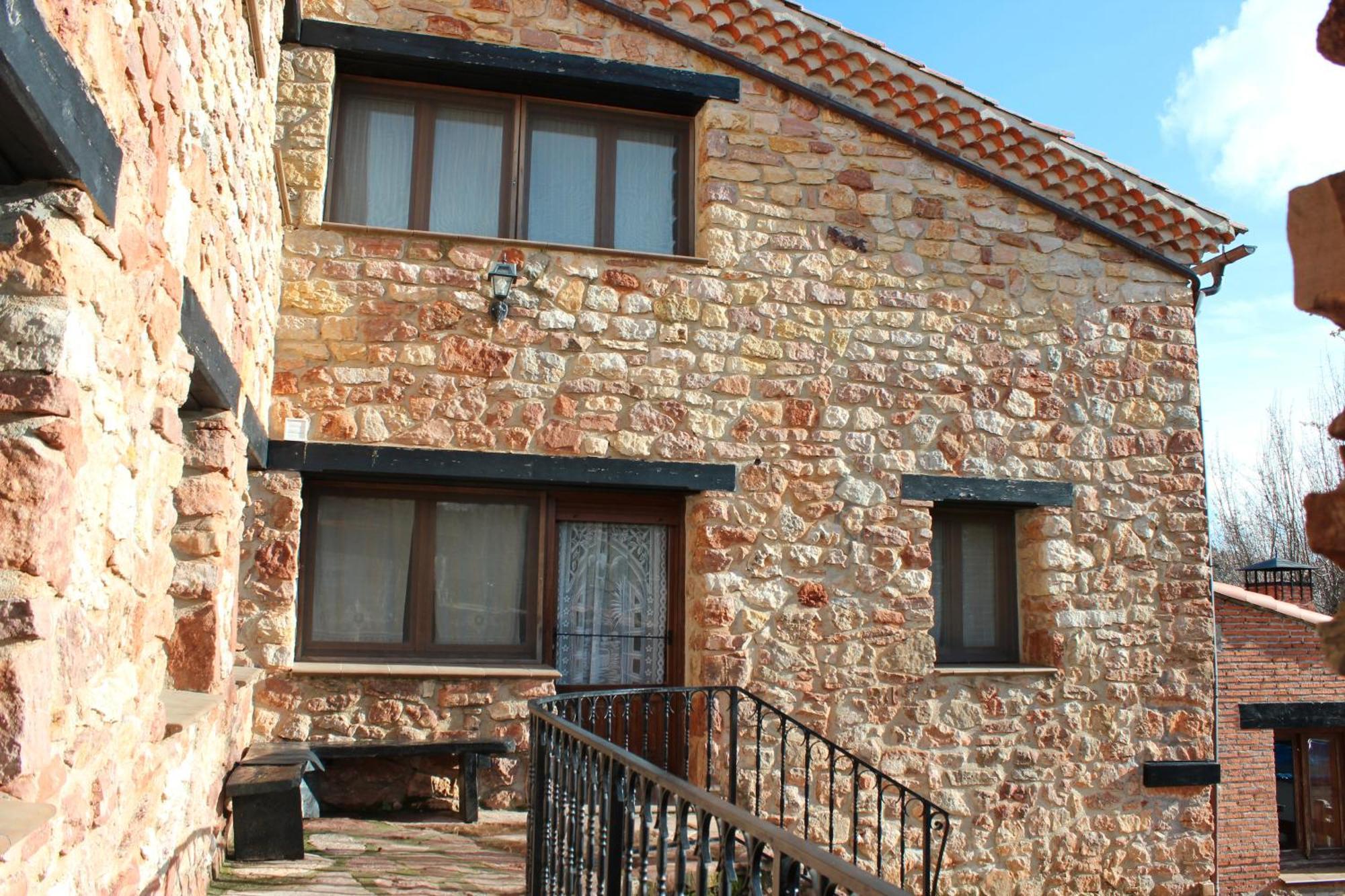La Chimenea De Soria I Y I I Guest House Espeja de San Marcelino Exterior foto