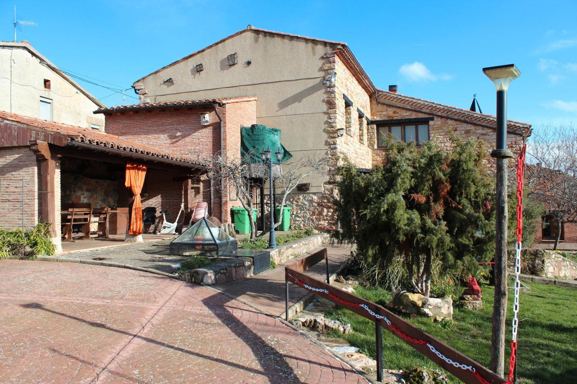La Chimenea De Soria I Y I I Guest House Espeja de San Marcelino Exterior foto