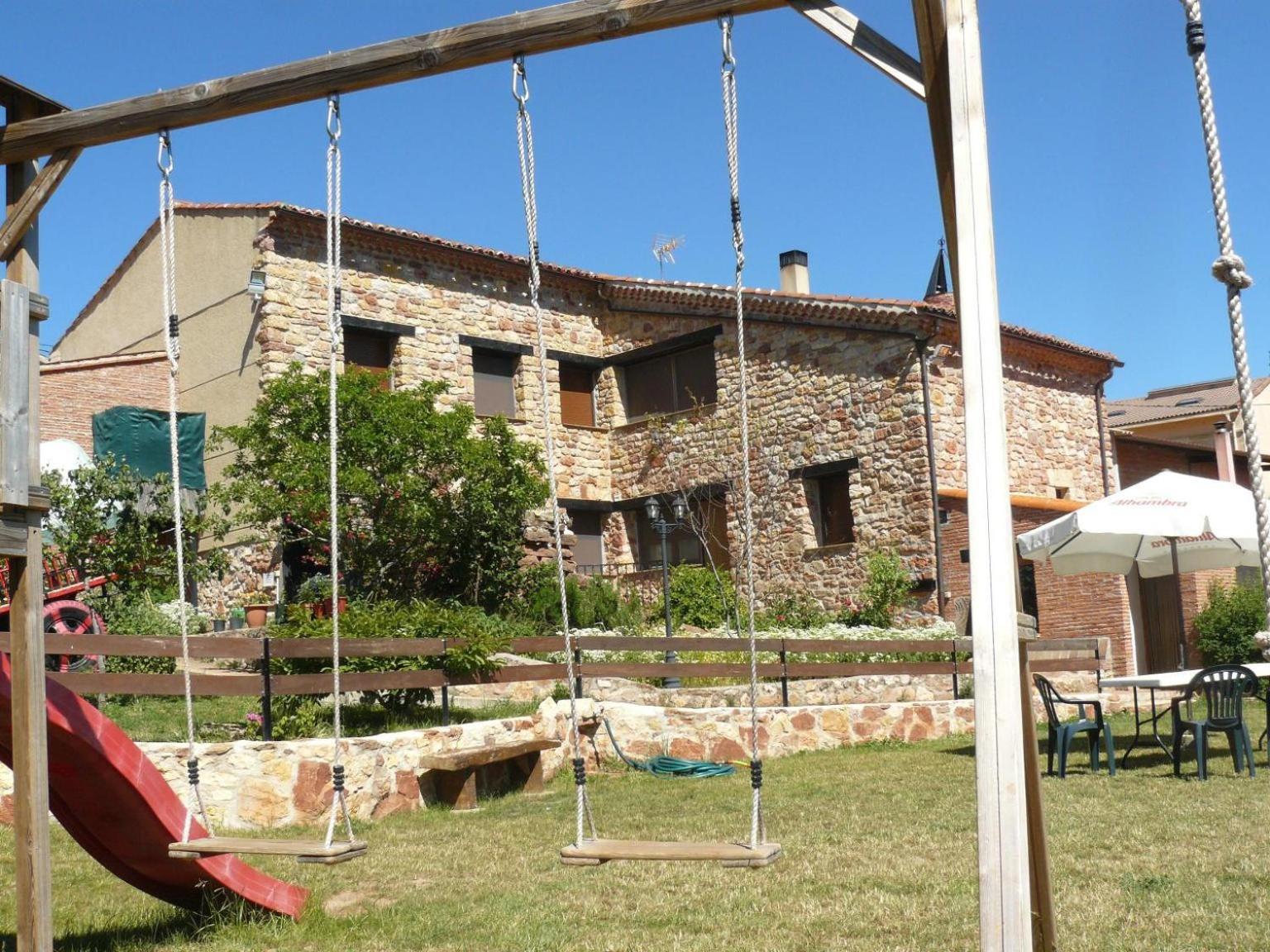 La Chimenea De Soria I Y I I Guest House Espeja de San Marcelino Exterior foto