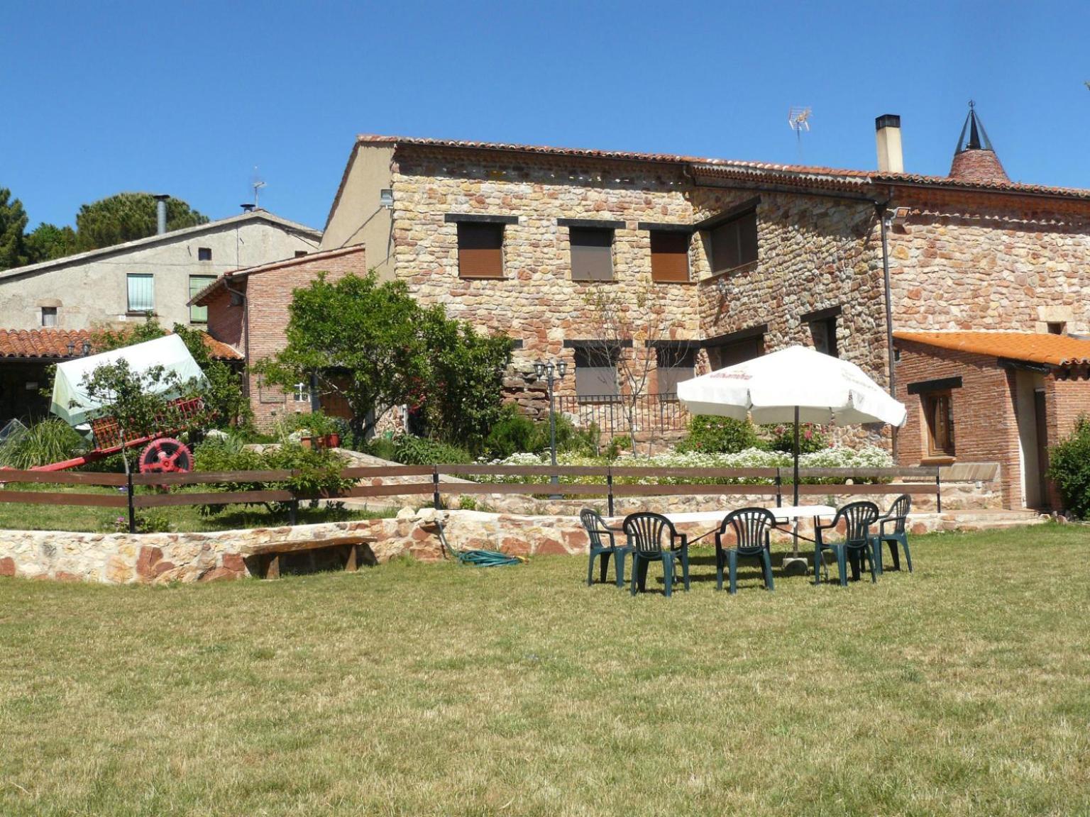 La Chimenea De Soria I Y I I Guest House Espeja de San Marcelino Exterior foto